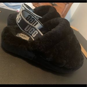 UGG FLUFF YEAH SLIDES / SLIPPERS